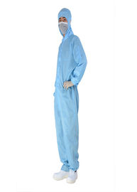 El aislamiento azul de adornamiento a prueba de polvo viste la ropa médica con las costuras ultrasónicas