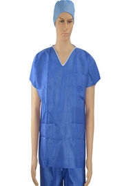 Delantales plásticos azules disponibles ligeros con el cuello con cuello de pico o redondo